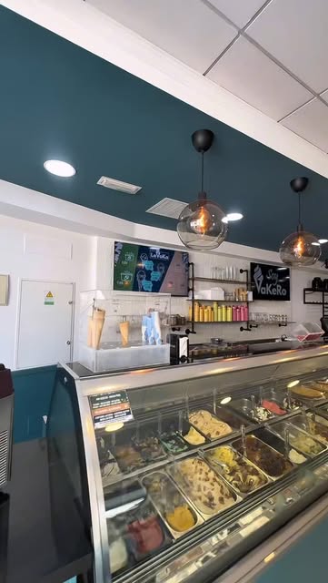 Vitrina de helados artesanales en LaVaKa